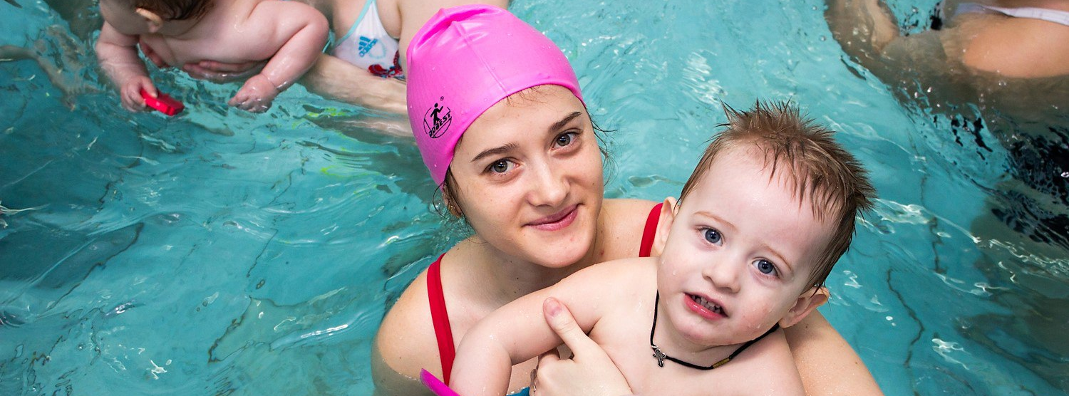 Hodnocení nejlepších dětských bazénů v Čeljabinsku v roce 2020