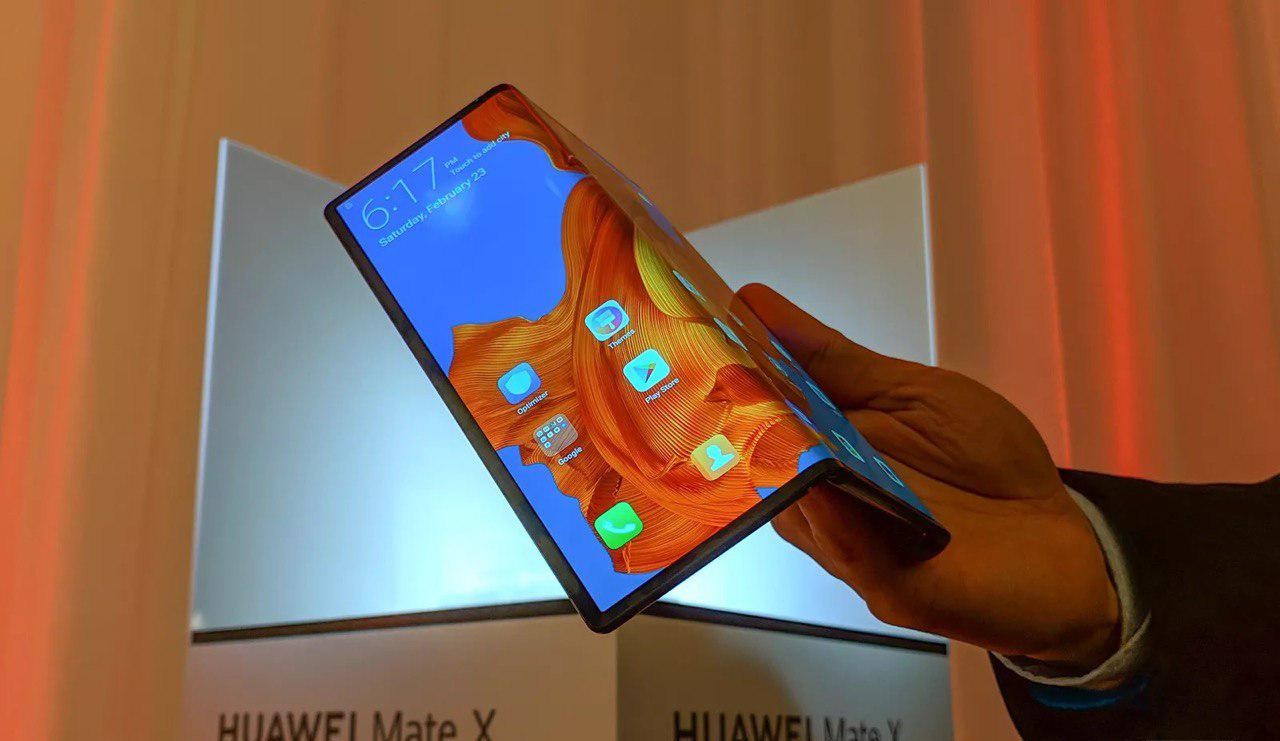 Skládací smartphone Huawei Mate X - klady a zápory