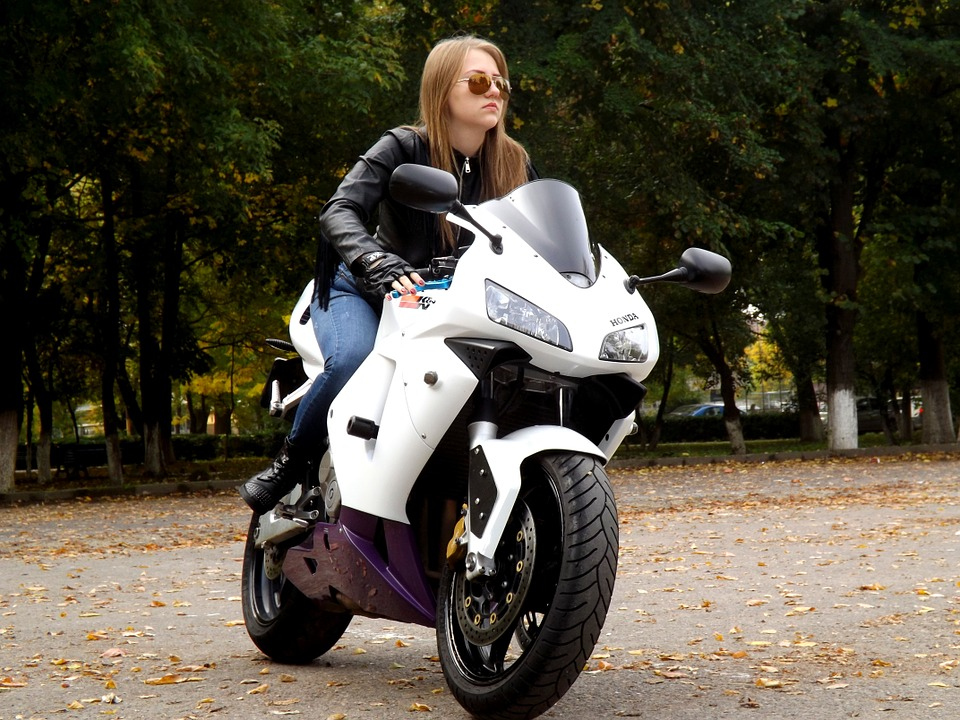 Hodnocení nejlepších motocyklů pro dívky pro rok 2020